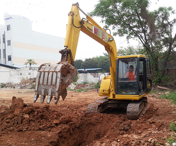 东莞樟木头挖掘机专业的培训机构在哪里能找到